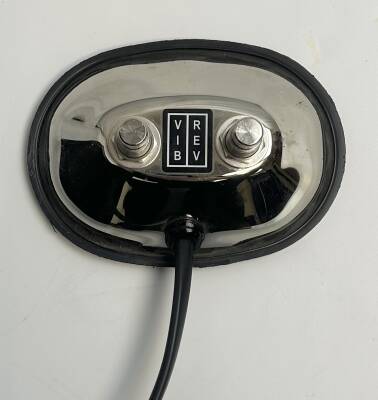 Fender '65 Deluxe Reverb Amplifier 2