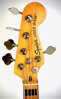 Squire Bass 3