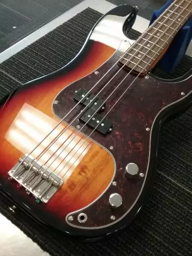 SQUIER CV 60S P-BASS LRL 3TSB 2