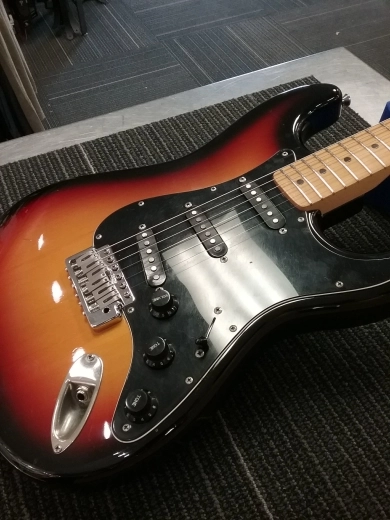 FERNANDES LTD ED MIJ STRAT 4