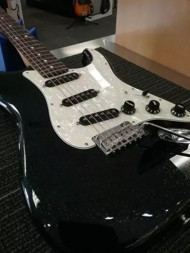 FENDER 70TH ANNIV PLAYER STRAT PF NEBULA NOIR 2