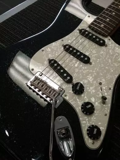 FENDER 70TH ANNIV PLAYER STRAT PF NEBULA NOIR 2
