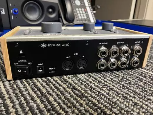 Universal Audio - UA-VOLT476 2