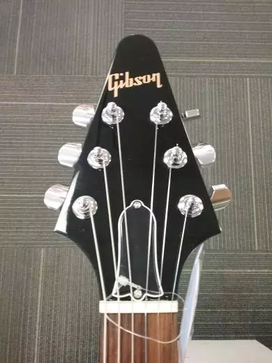 GIBSON 80S FLYING V EBONY W/CS 2
