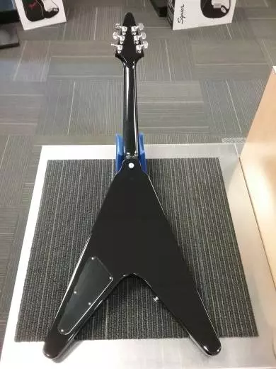 GIBSON 80S FLYING V EBONY W/CS 2