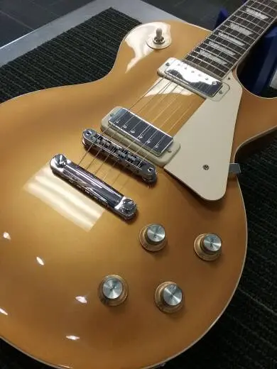 GIBSON LP DELUXE 70S GOLDTOP 2