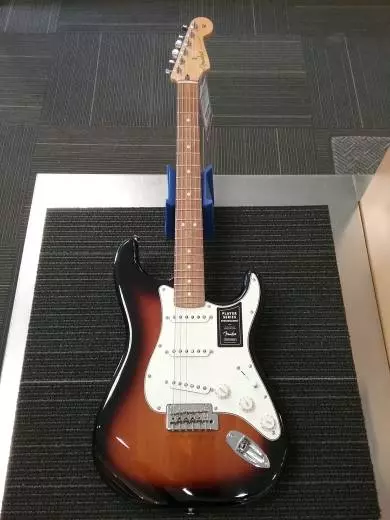 FENDER 70TH ANNIV PLAYER STRAT PF 2TSB 2
