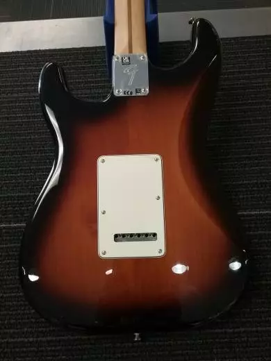 FENDER 70TH ANNIV PLAYER STRAT PF 2TSB 2