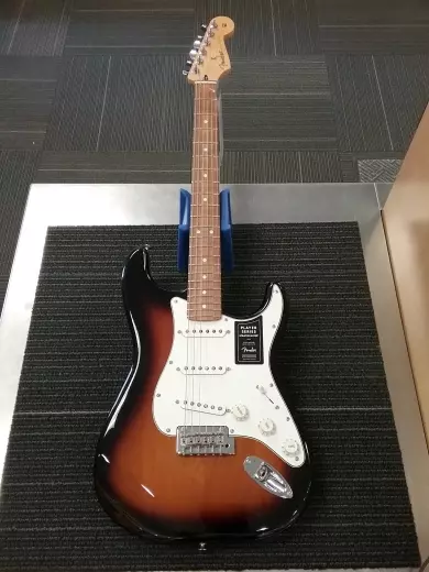 FENDER 70TH ANNIV PLAYER STRAT PF 2TSB 2