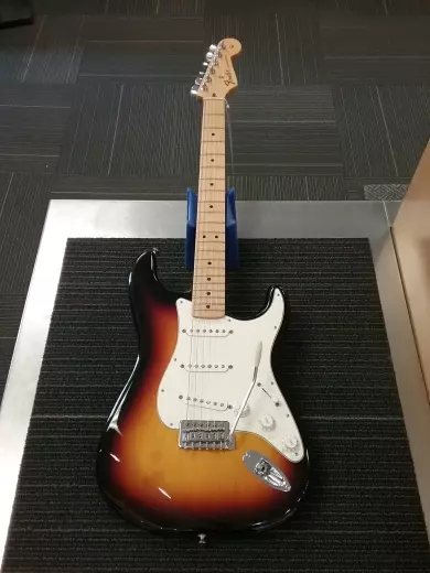 FENDER STD STRAT MN 3TSB 2