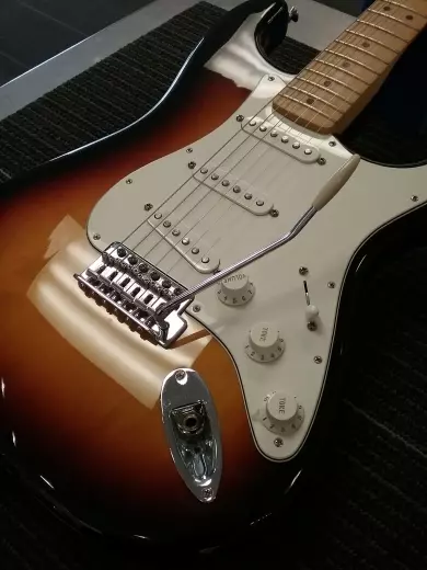 FENDER STD STRAT MN 3TSB 2