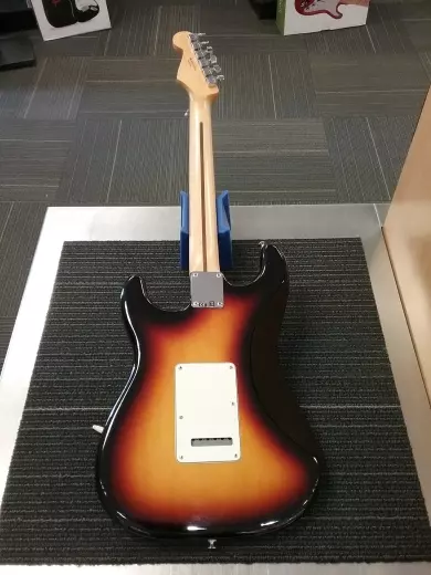 FENDER STD STRAT MN 3TSB 2