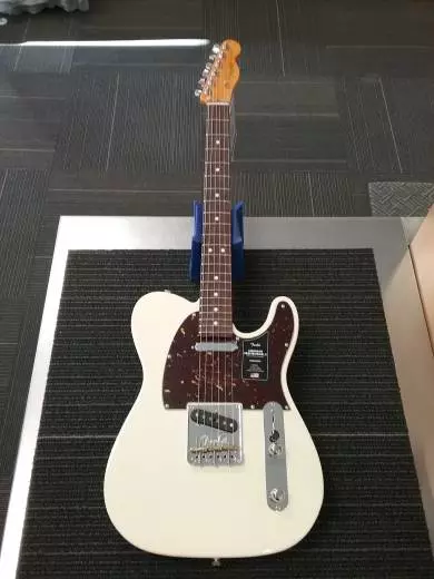 FENDER AM PRO II TELE RW OWT W/C 2