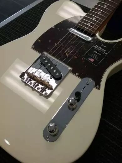 FENDER AM PRO II TELE RW OWT W/C 2