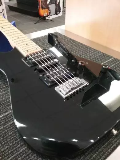 IBANEZ PLYWOOD BODY MAPLE NECK BLACK 2