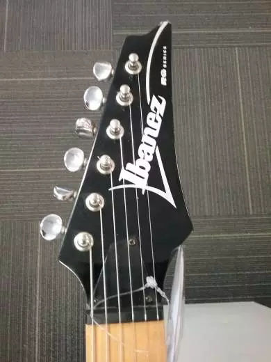 IBANEZ PLYWOOD BODY MAPLE NECK BLACK 2