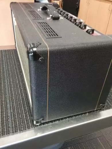 VOX TWIN CHANNEL 30W HEAD 2