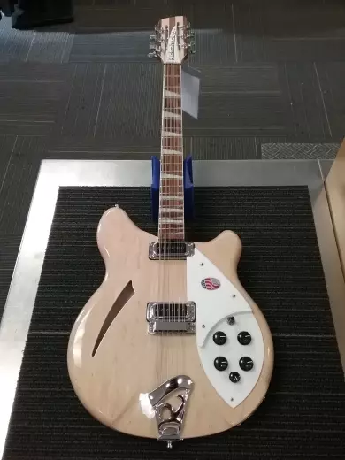 RICKENBACKER 360 12 STR W CASE MAPLEGLO 2