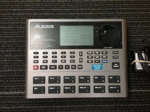 Alesis - SR-18