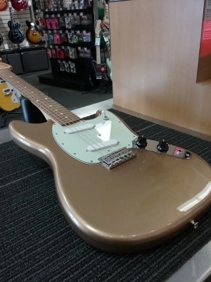 FENDER MUSTANG FMG 3