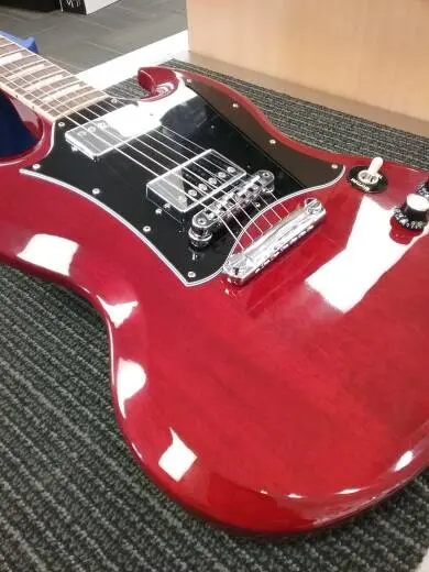 GIBSON SG STD HERITAGE CHERRY W/SOFT 2