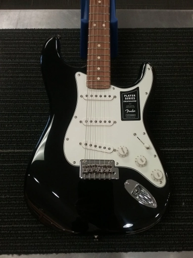 FENDER PLAYER STRAT PF BLK