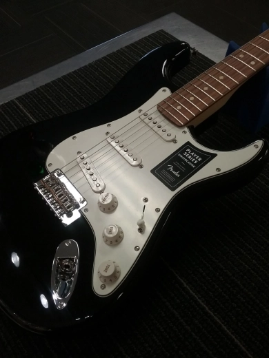 FENDER PLAYER STRAT PF BLK 4