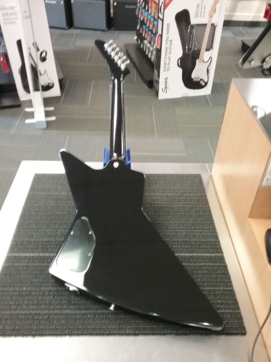GIBSON 80S EXPLORER EBONY W/CS 6