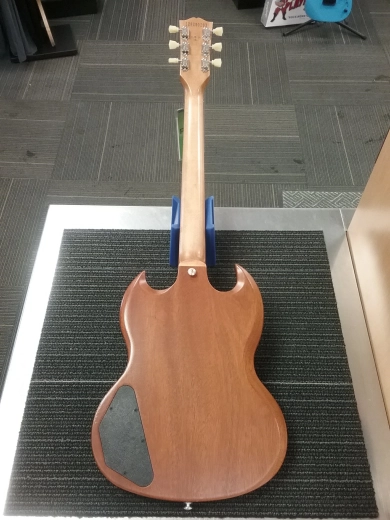 SG TRIBUTE NATURAL WALNUT W/SOFT 8