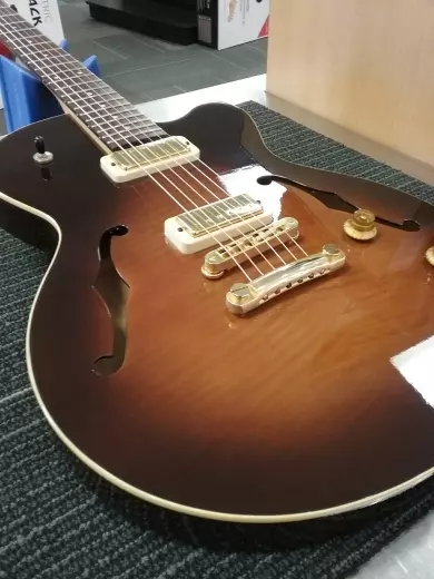 YAMAHA AEX 520 2