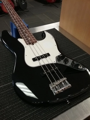 FENDER AM STD J BASS RW BLK 3