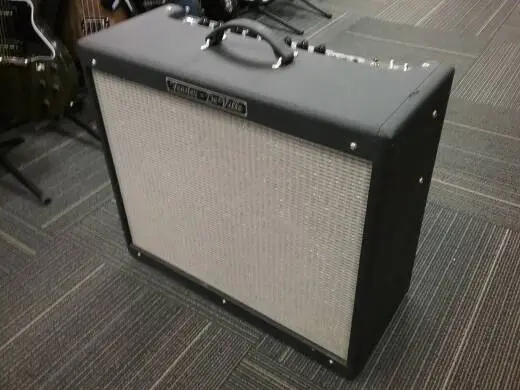 FENDER HOT ROD DEVILLE 212 2