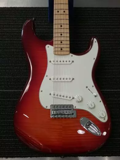 FENDER STD STRAT PLUS TOP MN ACB