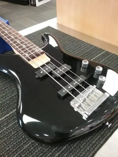 JACKSON C20 BLK  CONCERT BASS 2