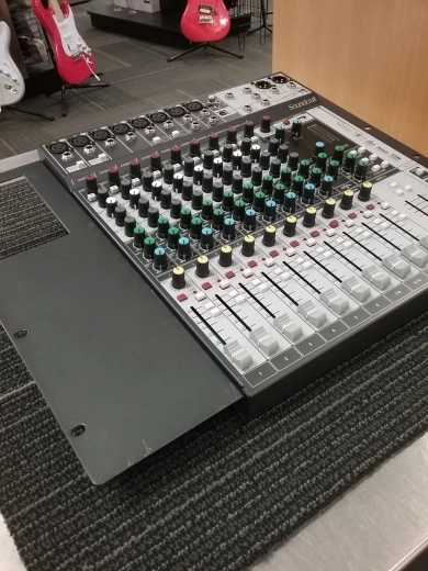 Soundcraft - SIGNATURE 12MTK 2