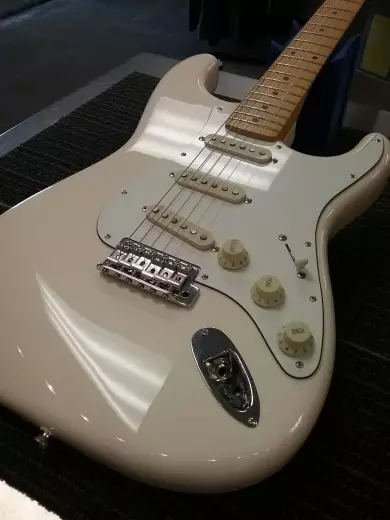 FENDER JV MOD 60S STRAT MN OLW 2
