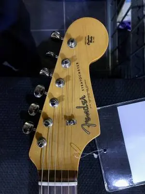 Fender - 011-0250-800 2