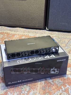 Roland Rubix44 USB Audio Interface | Long & McQuade