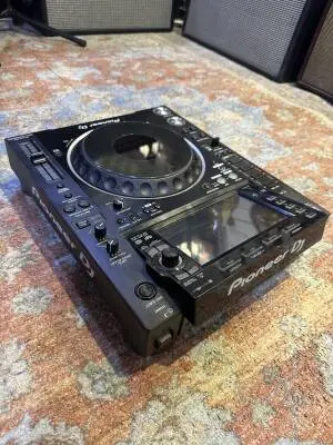 Pioneer - CDJ-2000NXS2 2