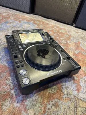 Pioneer - CDJ-2000NXS2 2