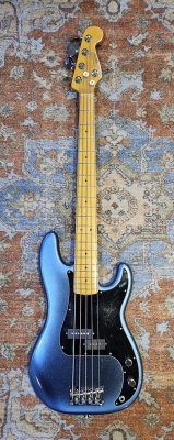 Fender Dark Knight w. Case