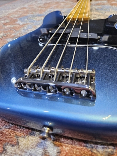 Fender Dark Knight w. Case 2