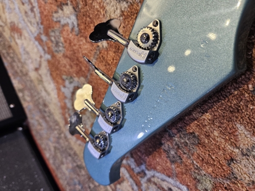 Gibson Non-Reverse Thunderbird (Faded Pelham Blue) 5