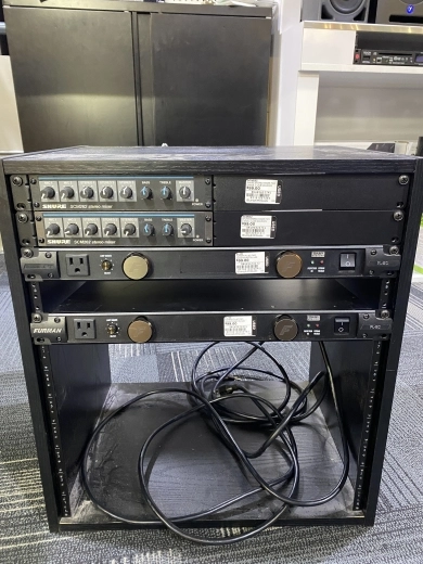 Shure SCM262- Stereo Mic Mixer