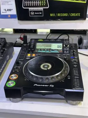 Pioneer - CDJ-2000NXS2