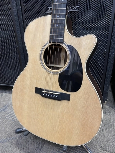 Martin Guitars - 16 Series Grand Performer 2
