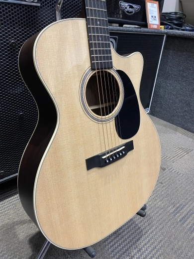 Martin Guitars - 16 Series Grand Performer 2