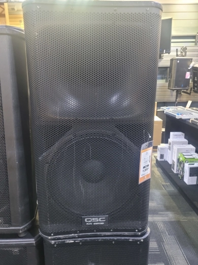 QSC - KW152