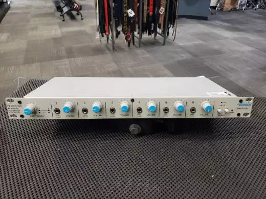 FURMAN 6-CHANNEL HEADPHONE AMP 20W - BALANCED