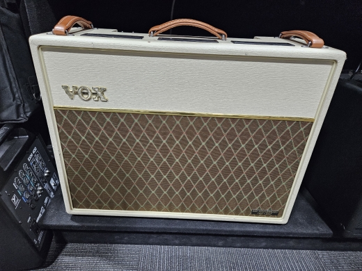 VOX 30W HAND WIRED COMBO